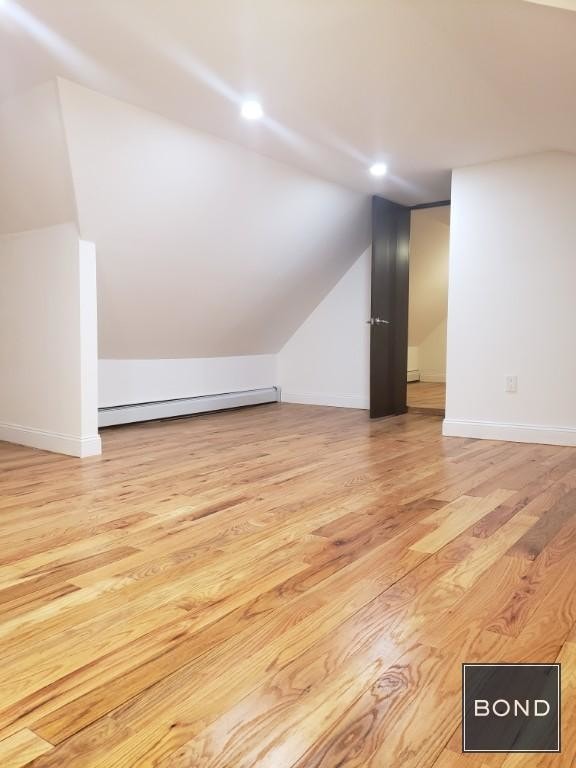 Building Photo - The BEST 4 Bedroom in Richmond Hill!