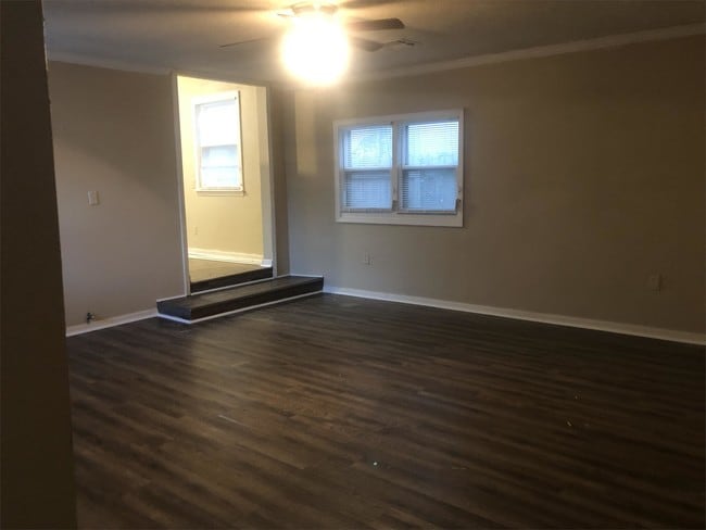 Building Photo - 1502 Arizona