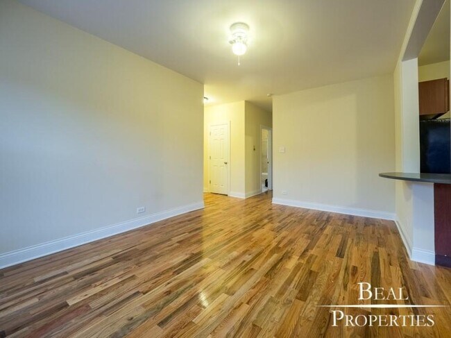 Foto del edificio - 1 bedroom in CHICAGO IL 60657
