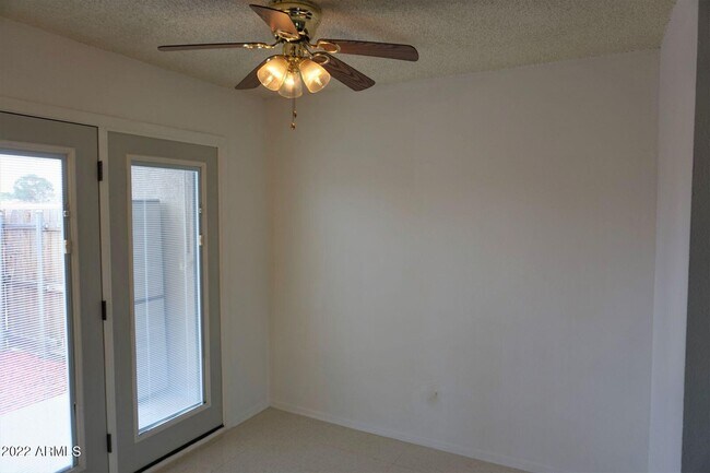 Building Photo - 4419 Plaza Vista
