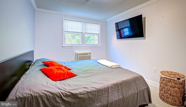 Foto del edificio - 723 Longfellow St NW