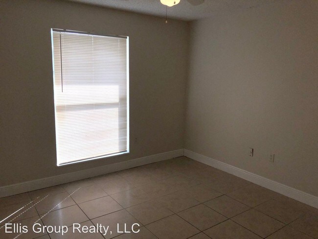 Building Photo - 2 br, 1 bath House - 1851 Caralee Blvd. #3