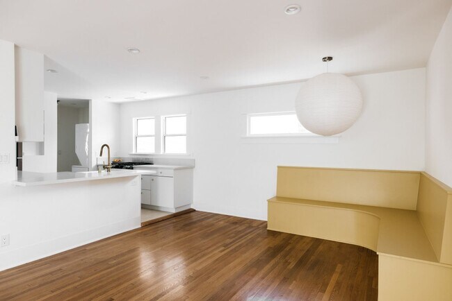 Foto del edificio - 720 Parkman Ave