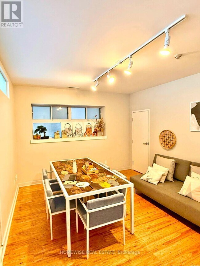 Photo du bâtiment - 3633 Dundas St W