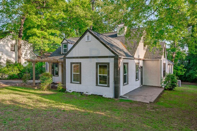 Building Photo - 2903 Trenholm Rd