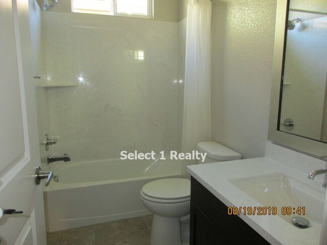 Building Photo - 60 Freeport Ct