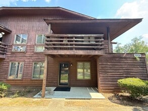 Building Photo - 1823 J Julian Ln