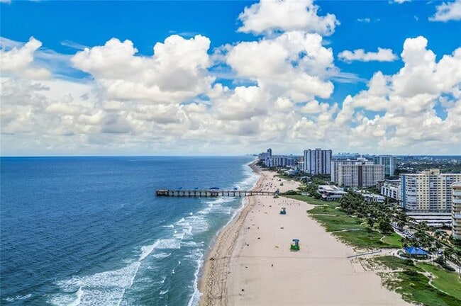 Building Photo - 525 N Ocean Blvd