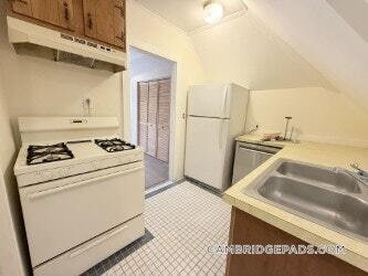 Building Photo - 139 Antrim St