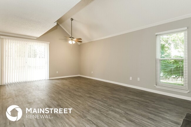 Building Photo - 10258 Lake Pines Rd