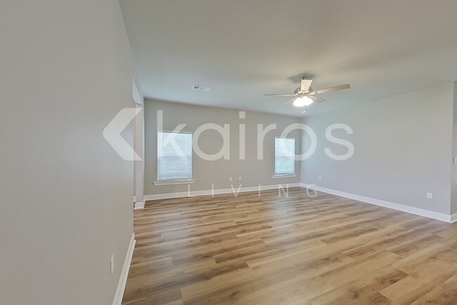 Building Photo - 22877 Balsam Dr