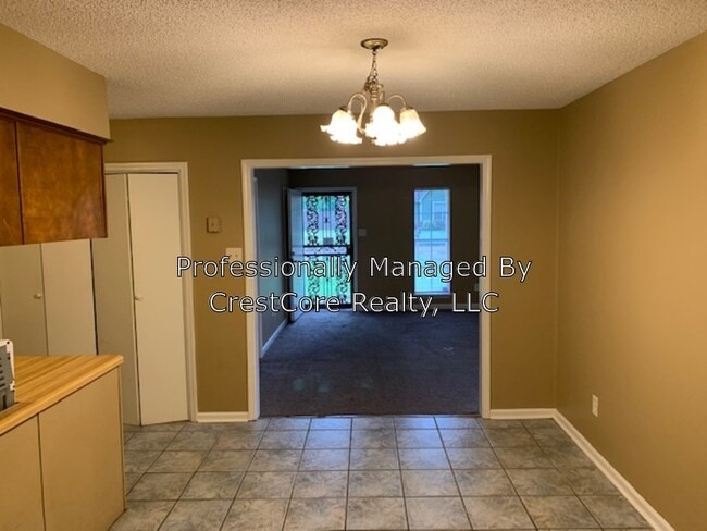 Building Photo - 2724 Van Der Veer Dr