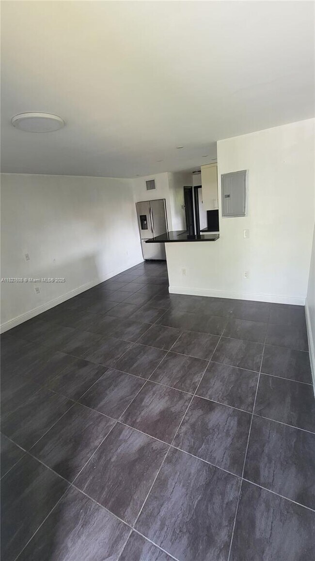 Foto del edificio - 3042 NW 27th St