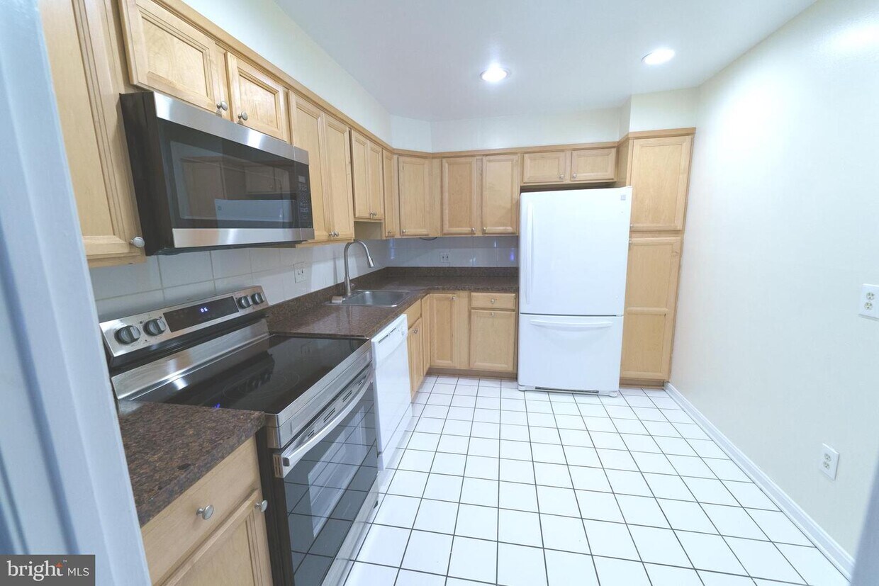 Primary Photo - 2208 Bucknell Terrace