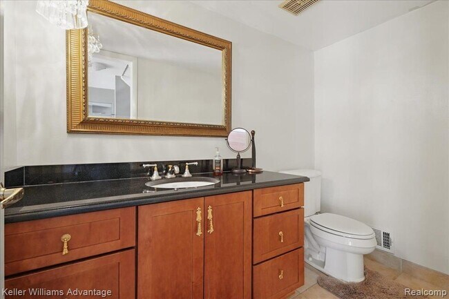 Foto del edificio - 5321 Fairway Ln