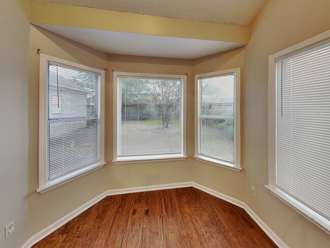 Building Photo - 9036 Gracie Ln