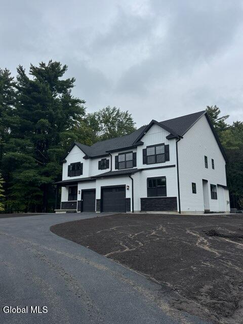 Foto del edificio - 471 Grooms Rd