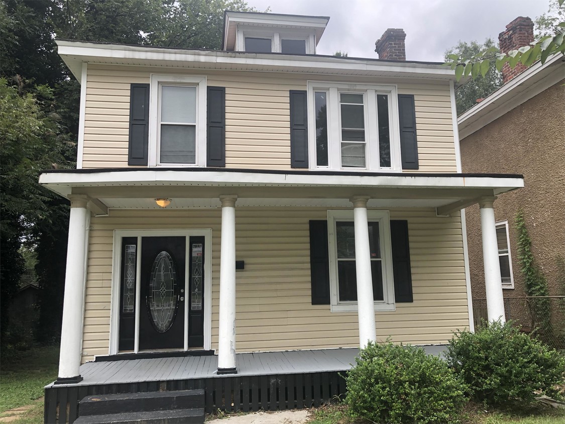 Primary Photo - 705 E Gladstone Ave