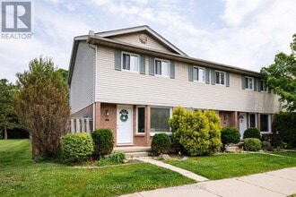 Building Photo - 10 Dufferin St