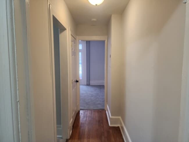 Building Photo - 210 Main St