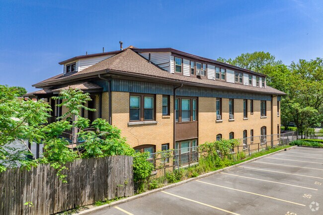 Foto del edificio - 514 Walnut Ave