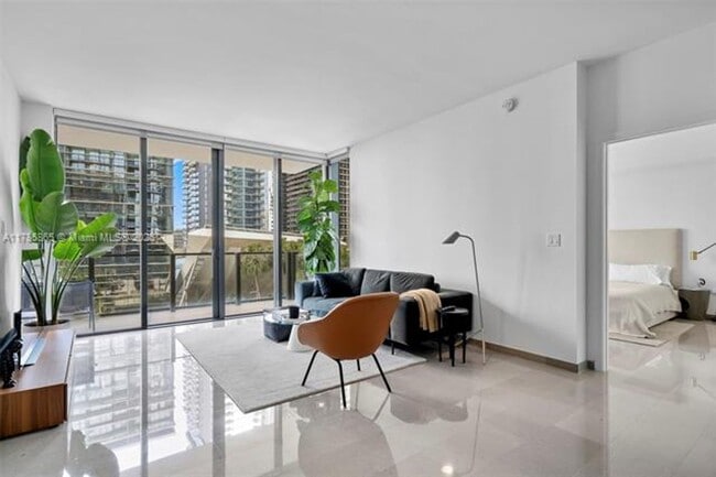 Foto del edificio - 88 SW 7th St