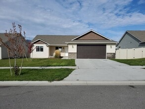 Building Photo - 6551 W Covenant St