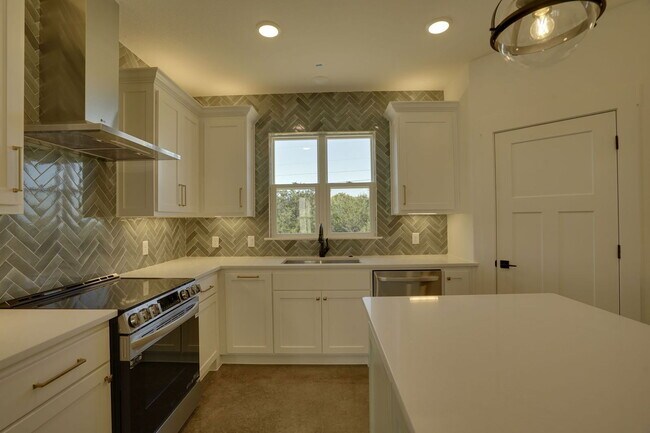 Foto del edificio - 302 Red Bird Ln