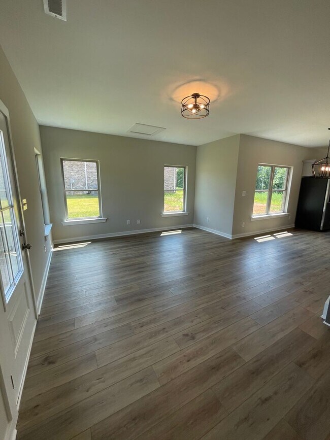 Building Photo - New Construction Home for Rent in New Mark...