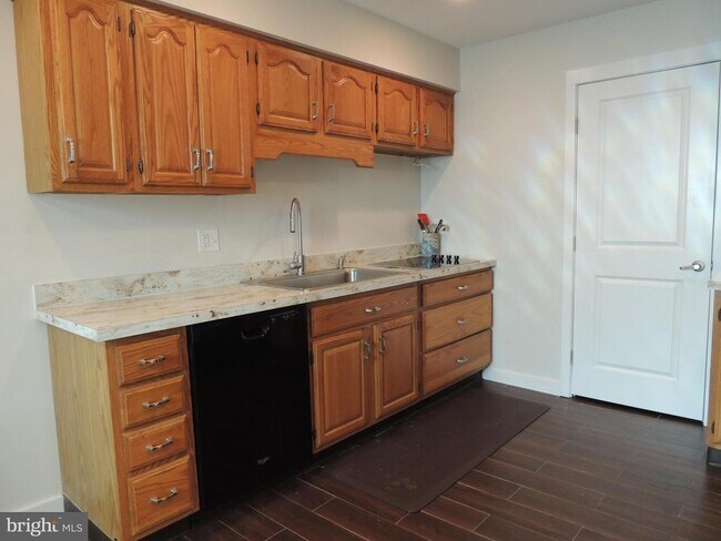 Foto del edificio - 612 N Shady Retreat Rd