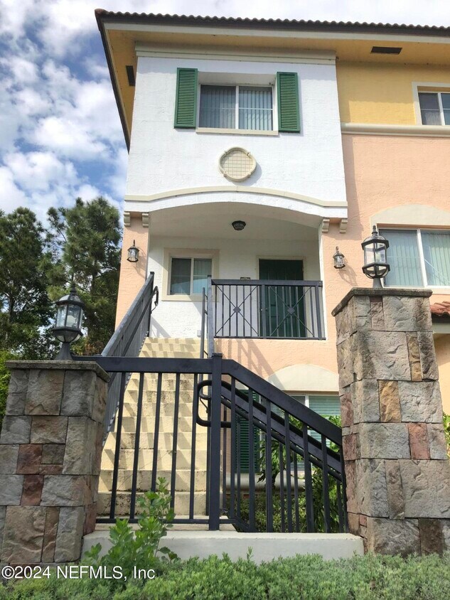 Foto principal - 9745 Touchton Rd