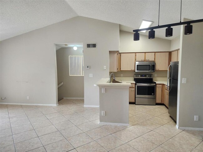 Building Photo - 7630 Westwood Dr