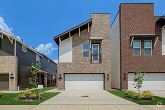 Building Photo - 5822 Cebra St