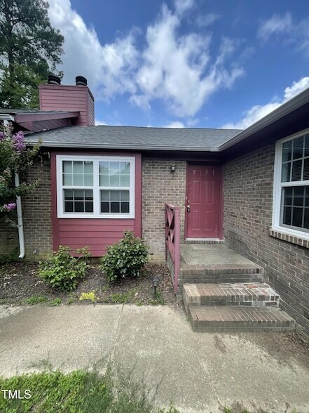 Foto del edificio - 4701 Brockton Dr