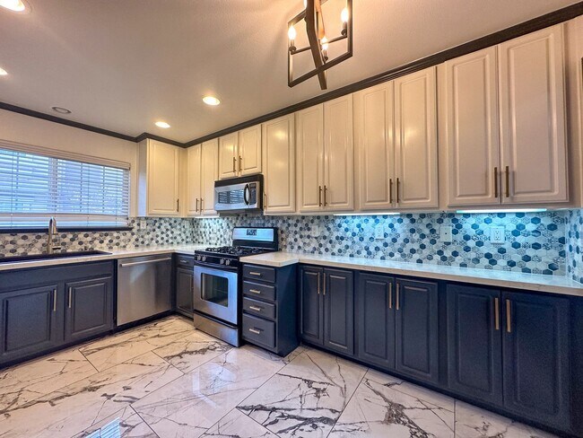 Building Photo - 630 Antioch Terrace
