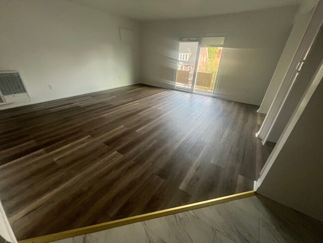 Building Photo - 516 Stuyvesant Ave