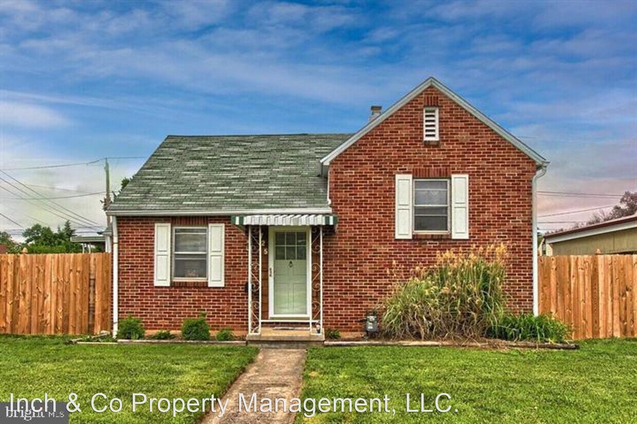 Primary Photo - 3 br, 1 bath House - 725 Parkway Boulevard