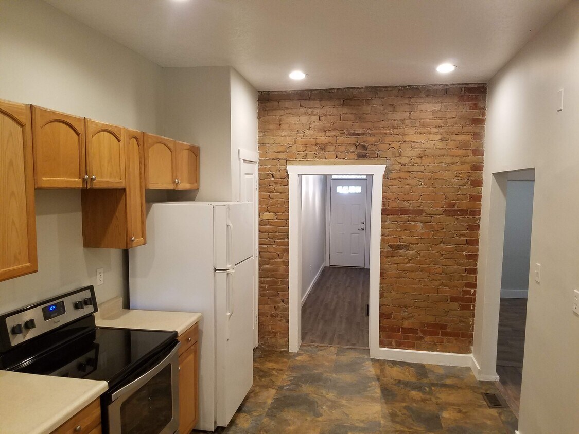 Foto principal - 831 S Edison St
