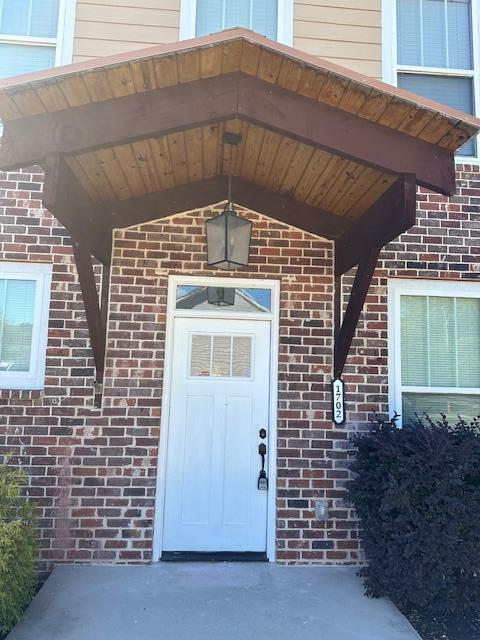 Building Photo - 1702 Arbor Hls Dr SE