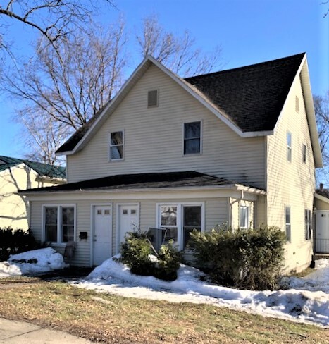 Primary Photo - 322 W Main St