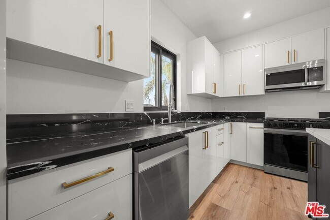 Foto del edificio - 1920 S Sherbourne Dr