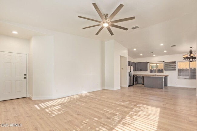 Building Photo - 2669 E Bellerive Dr