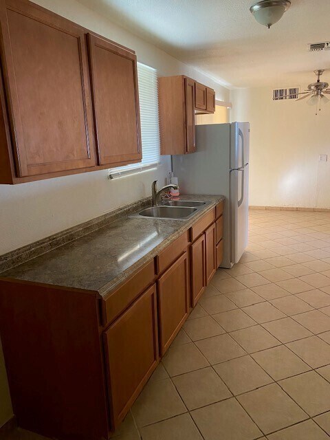 Building Photo - 4 Bedroom House in the West Valley!