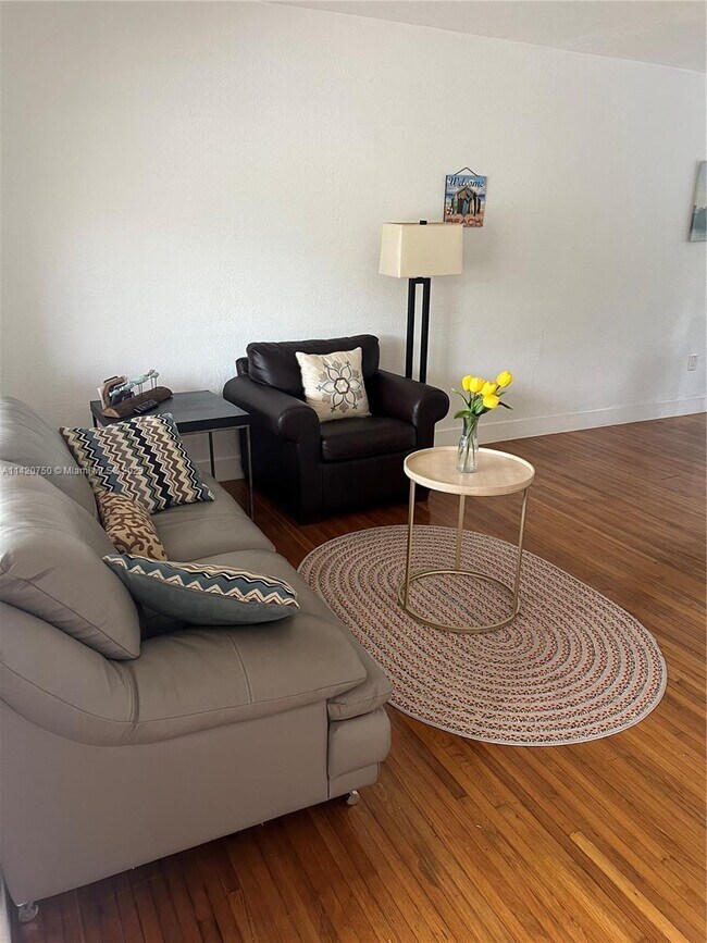 Foto del edificio - 3104 SW 4th St