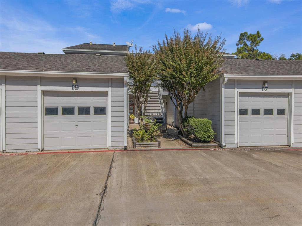 19 Hideaway Dr Unit 19, Friendswood, TX 77546 Condo for Rent in