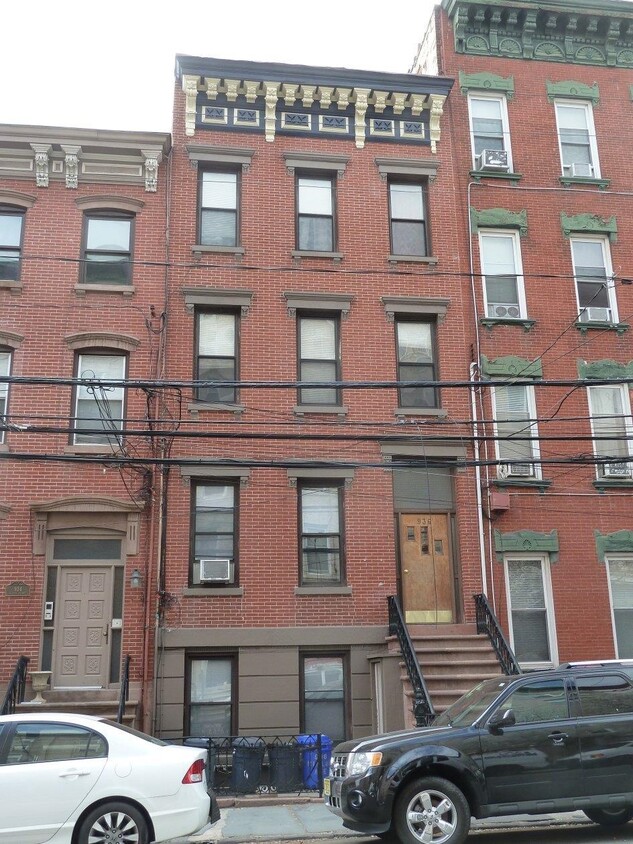 Primary Photo - 936 Willow Ave