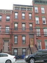 Building Photo - 936 Willow Ave