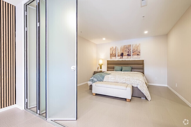2B King size bedroom - The Deneau