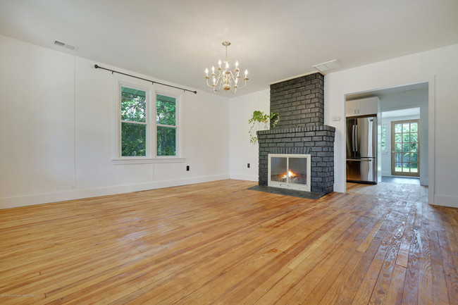 Building Photo - 409 Forepeak Ave
