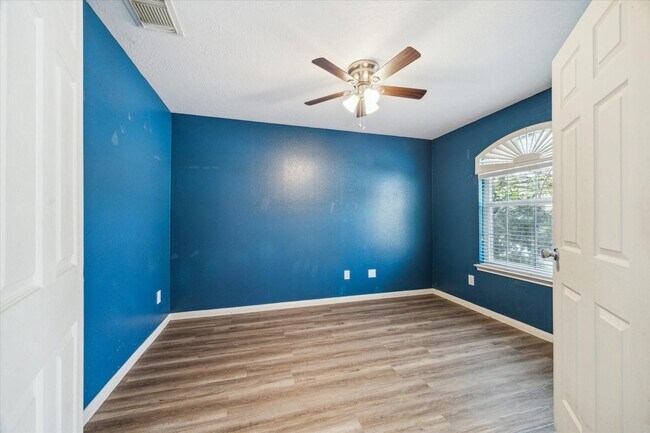 Foto del edificio - 9311 Sunlit Park Dr